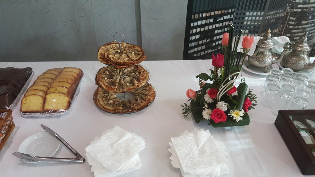 Rania Belmadina Hotel Casablanca Exterior foto